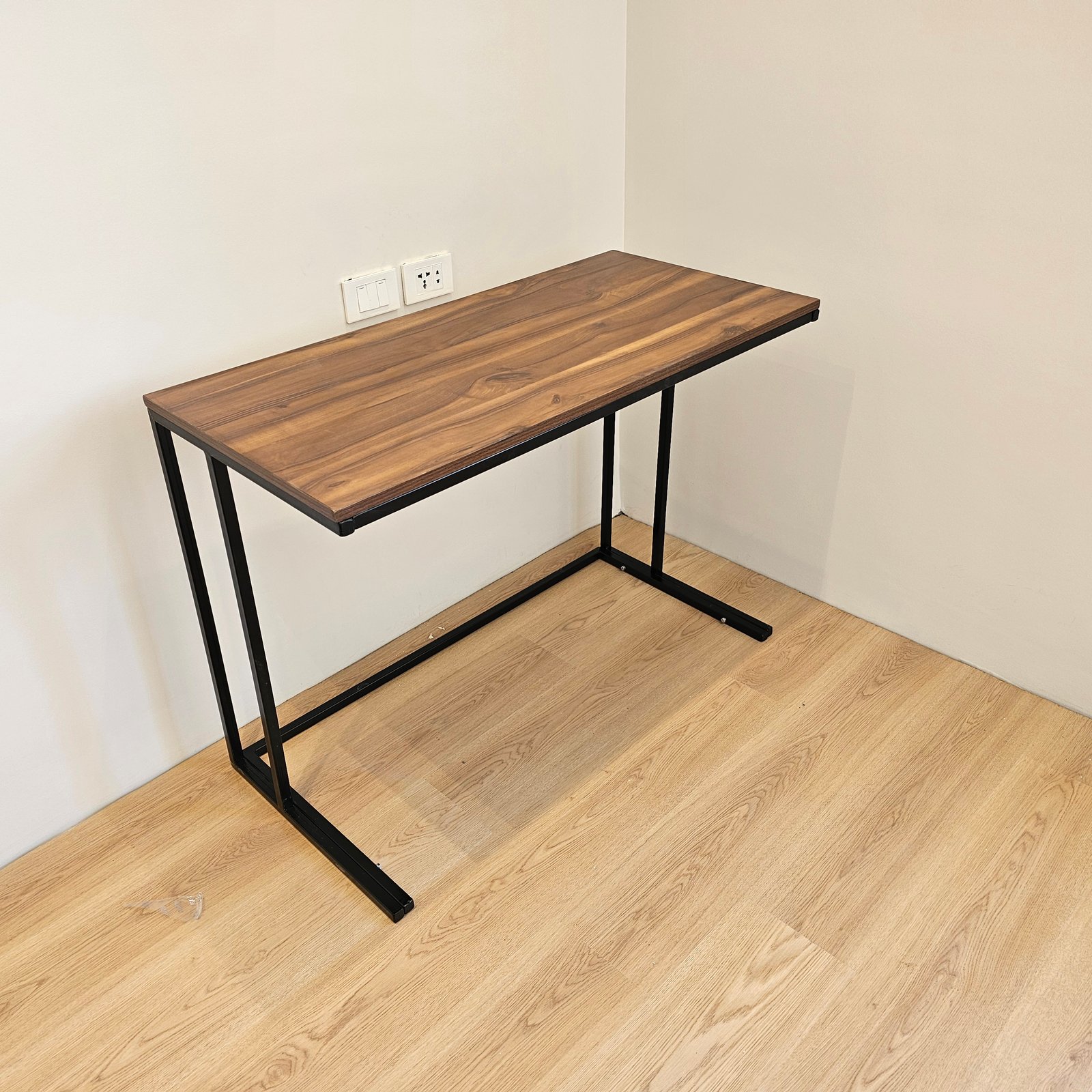 Desk L100xD60xH75